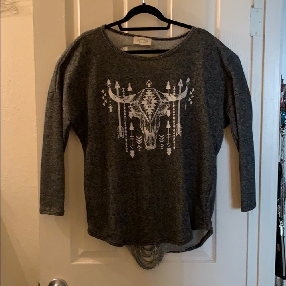 NWOT Bull Skull 3/4 sleeve top